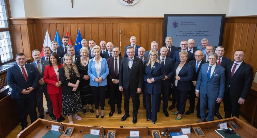 Uroczystość wręczenia zaświadczeń o wyborze do sejmiku województwa, fot. Mikołaj Kuras dla UMWKP