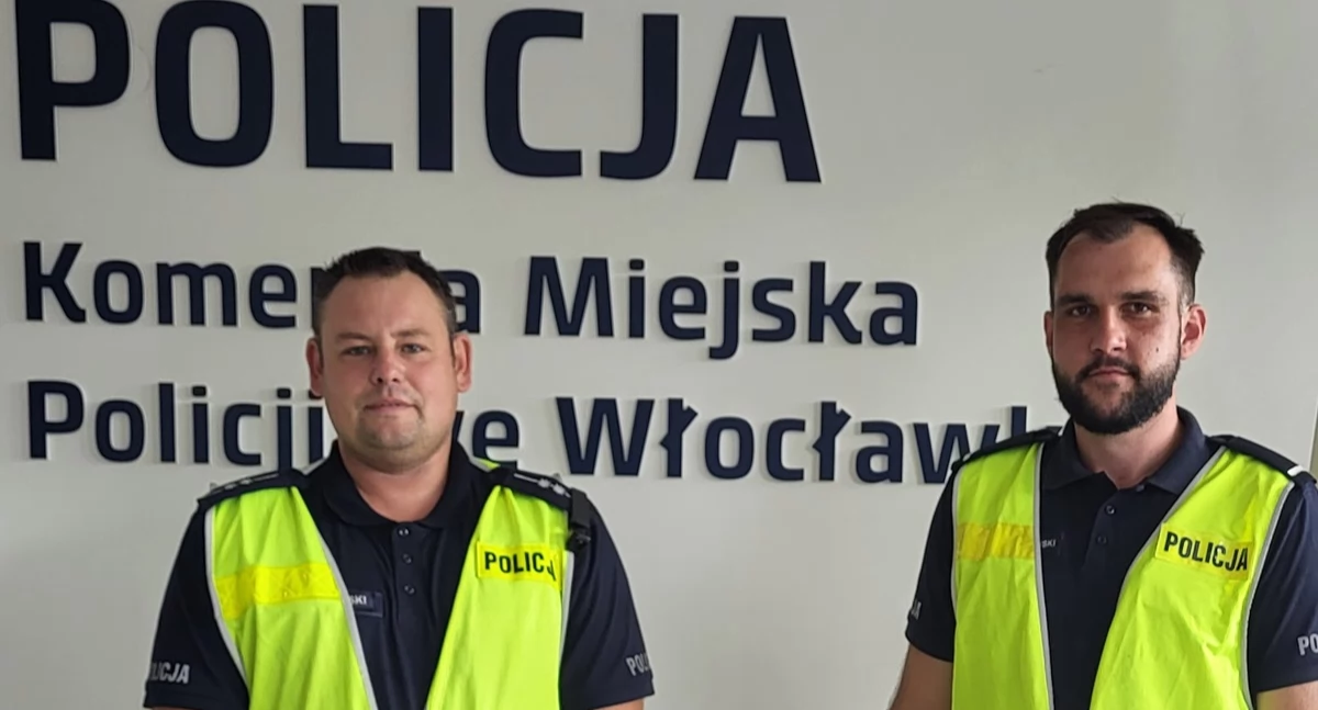 Policja - komunikaty policyjne, Nastolatek tracił oddech Pomogli włocławscy policjanci - zdjęcie, fotografia