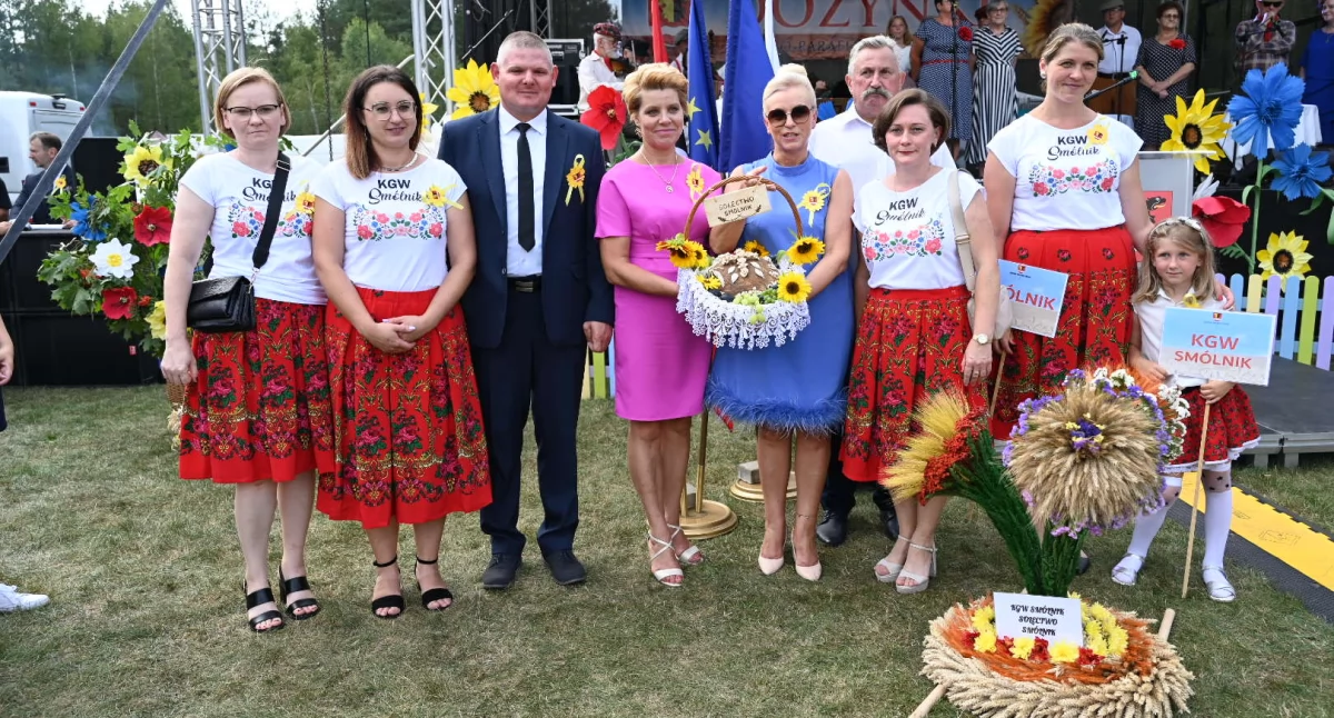Rolnictwo, Dożynki Smólniku Święto Plonów podziękowania rolników [ZDJĘCIA] - zdjęcie, fotografia