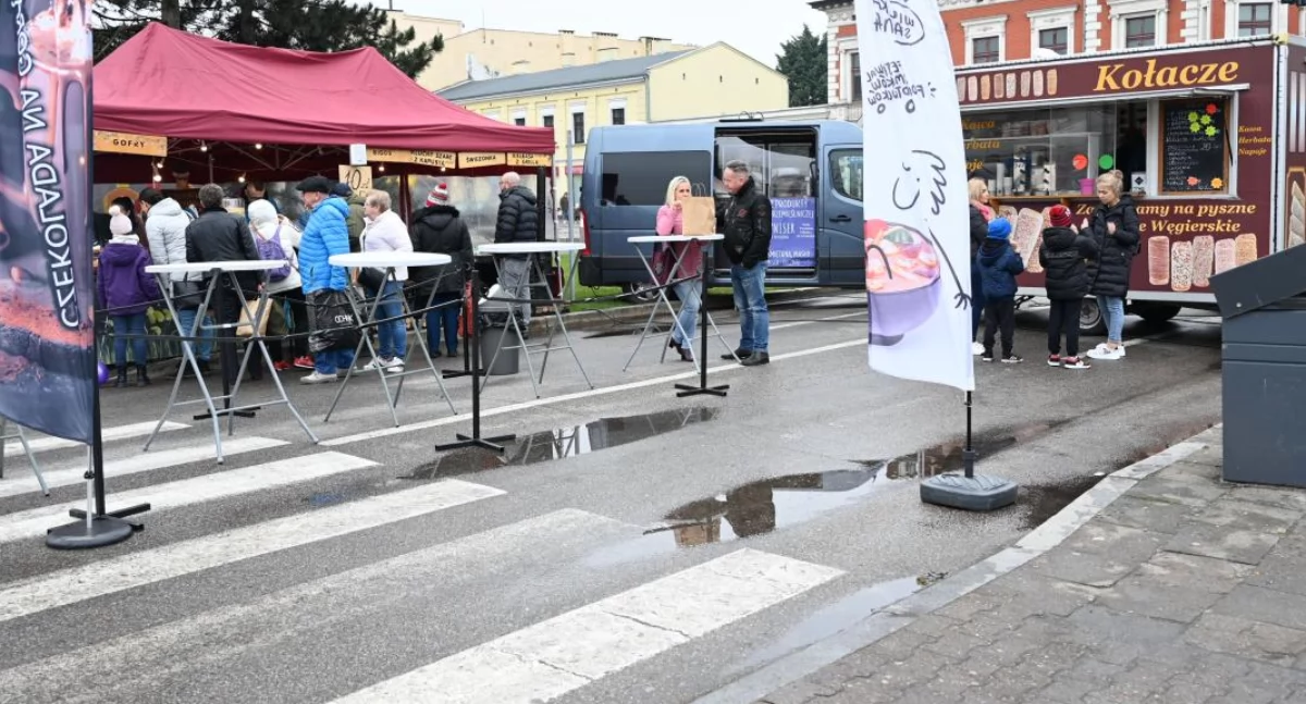 Ludzie_, Festiwal Smaków Trucków znów zawita Włocławka piątku pyszne jedzenie Parku Słodowie - zdjęcie, fotografia