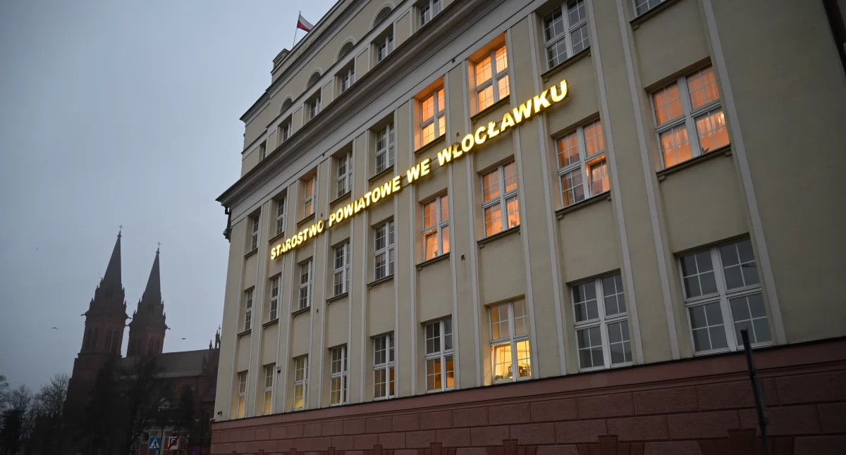 Rynek pracy, Praca urzędach Włocławku nabór stanowiska urzędnicze - zdjęcie, fotografia