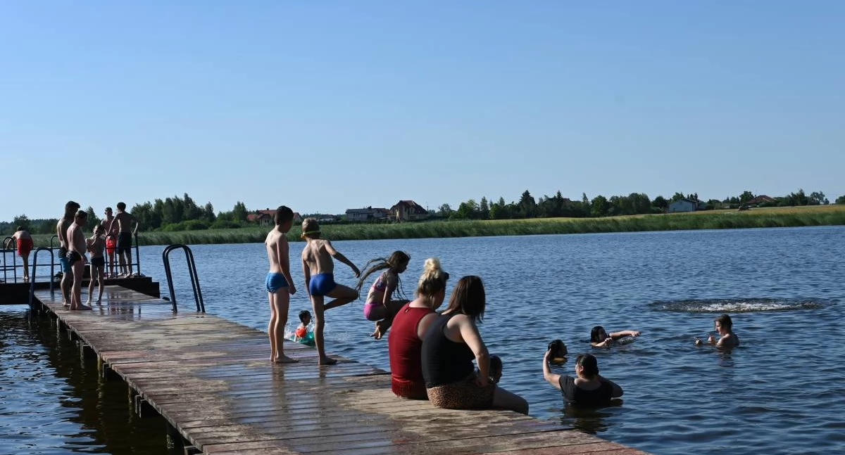 Komunikaty, Kąpiele jeziorze Chełmica komunikat Sanepidu - zdjęcie, fotografia