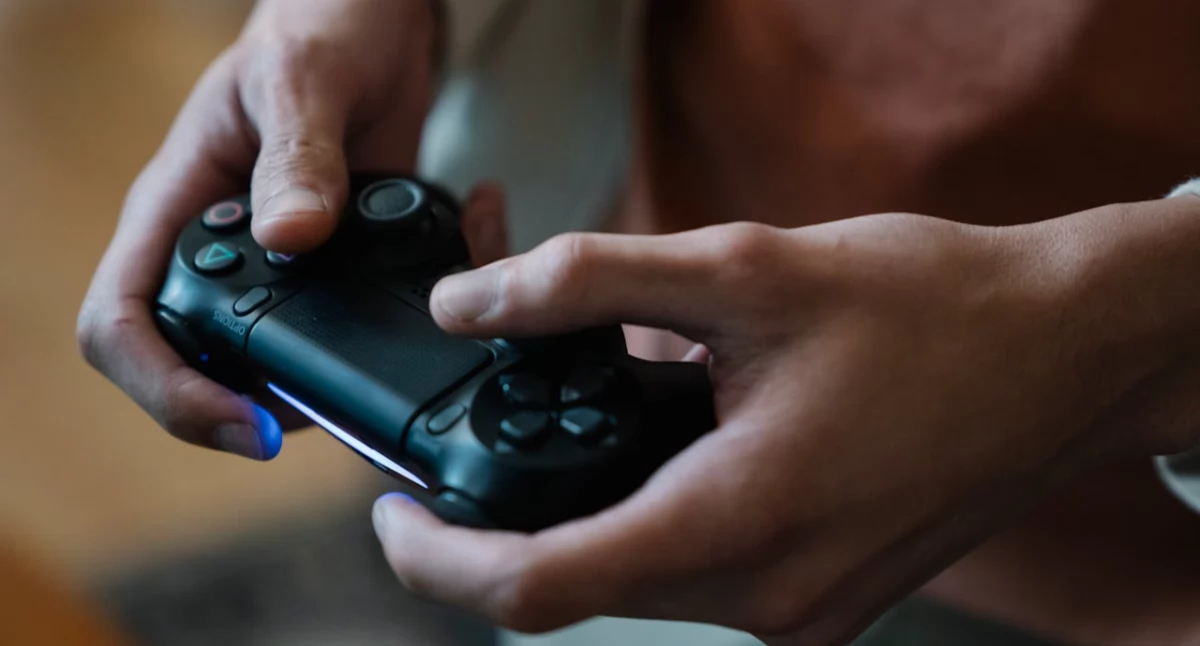 Polecamy, Joystick gamepad wybrać sprzęt rozgrywania ulubionych tytułów - zdjęcie, fotografia