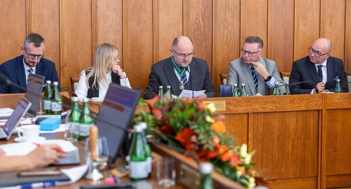 Sesja sejmiku województwa, 30 września 2024, fot. Szymon Zdziebło/tarantoga dla UMWKP