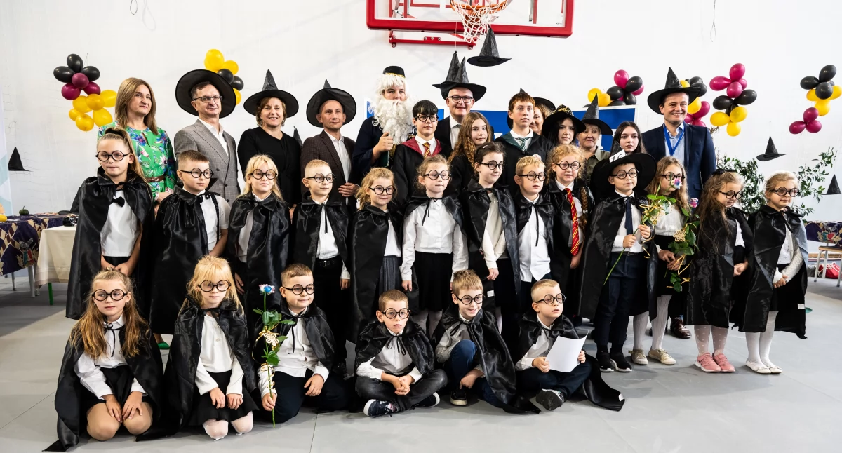 Szkoły podstawowe, Brzescy pierwszoklasiści otrzymali wyprawki [ZDJĘCIA] - zdjęcie, fotografia