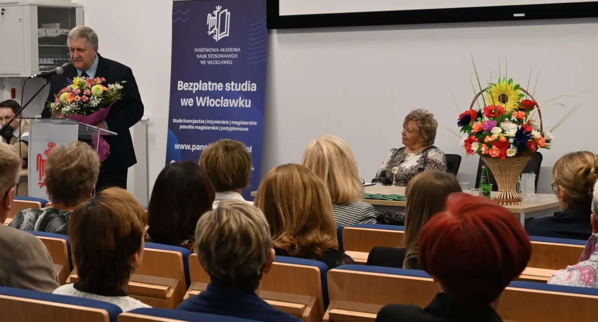 Szkoły wyższe, Inauguracja akademickiego 2024/2025 Medycznego Uniwersytetu Trzeciego Wieku Włocławku [ZDJĘCIA] - zdjęcie, fotografia