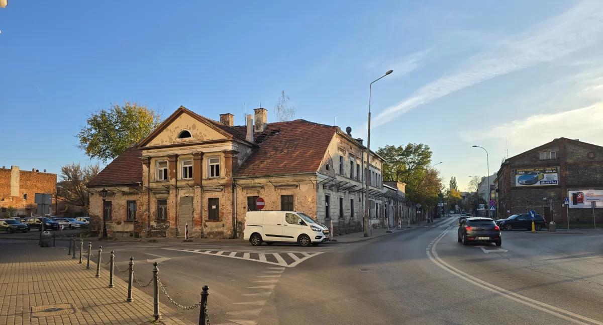 Kultura, Miasto przejęło dawny Teatr budynek zbiegu Brzeskiej Cyganki Włocławku - zdjęcie, fotografia