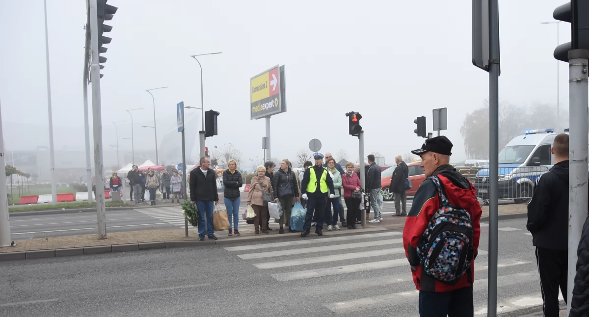 Policja - komunikaty policyjne, WSZYSTKICH ŚWIĘTYCH WŁOCŁAWEK zmiana organizacji ruchu pobliżu cmentarza [MAPA] - zdjęcie, fotografia