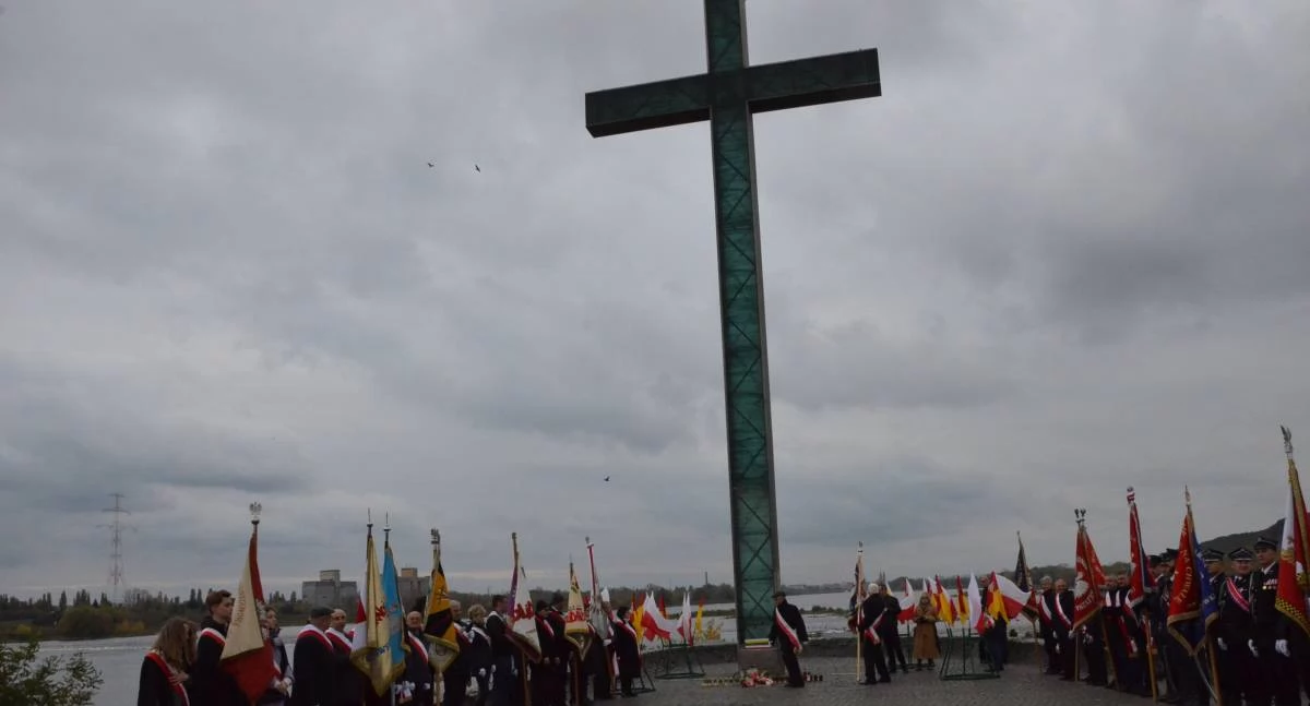 Kościół - Parafie , Ksiądz Jerzy kapelan Solidarności wystawie Włocławku Otwarcie ekspozycji jutro - zdjęcie, fotografia