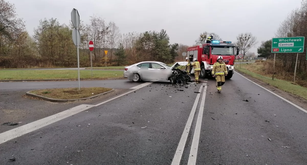Pożary interwencje straży , Osobówki zderzyły Włocławkiem Droga zablokowana - zdjęcie, fotografia