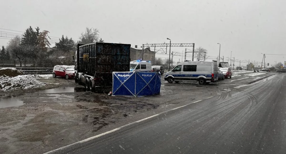Wypadki drogowe, Tragedia regionie Ciężarówka potrąciła rowerzystkę Kobieta zginęła miejscu - zdjęcie, fotografia