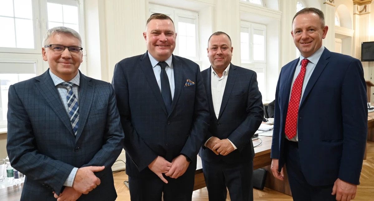 Samorząd Powiatu Włocławskiego, Dodatkowe środki finansowe powiatu włocławskiego (ZDJĘCIA) - zdjęcie, fotografia