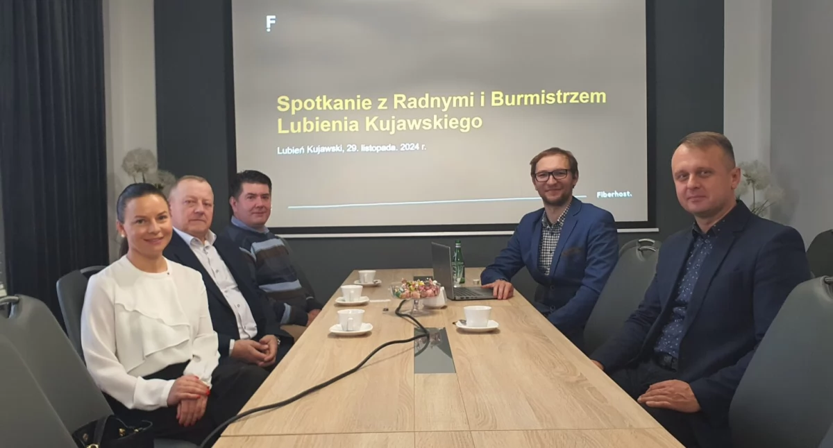 Ludzie_, Szybki internet wszystkich Władze Lubienia Kujawskiego planują rozbudowę sieci światłowodowej! - zdjęcie, fotografia