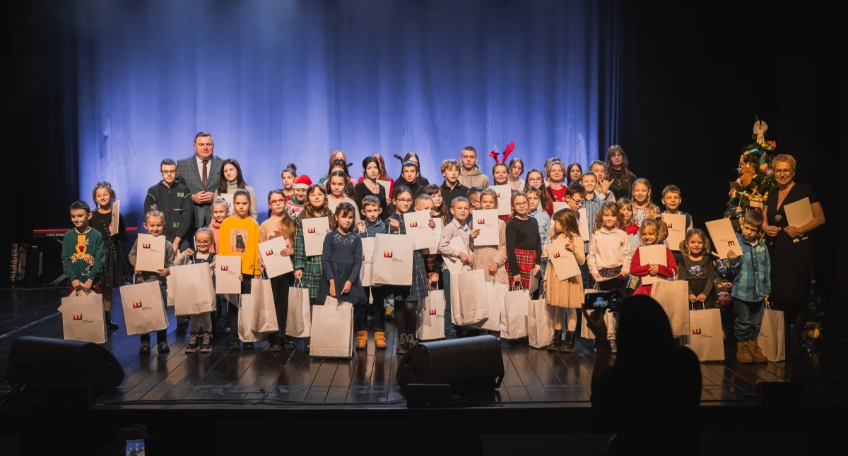 Polecamy, Magia Świąt Powiecie Włocławskim Wyjątkowe Spotkanie Świąteczne Brzeskim Centrum Kultury „Wahadło” - zdjęcie, fotografia