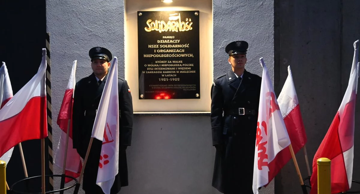 Ludzie_, Rocznica Wprowadzenia Stanu Wojennego Obchody Włocławku Bydgoszczy Toruniu - zdjęcie, fotografia