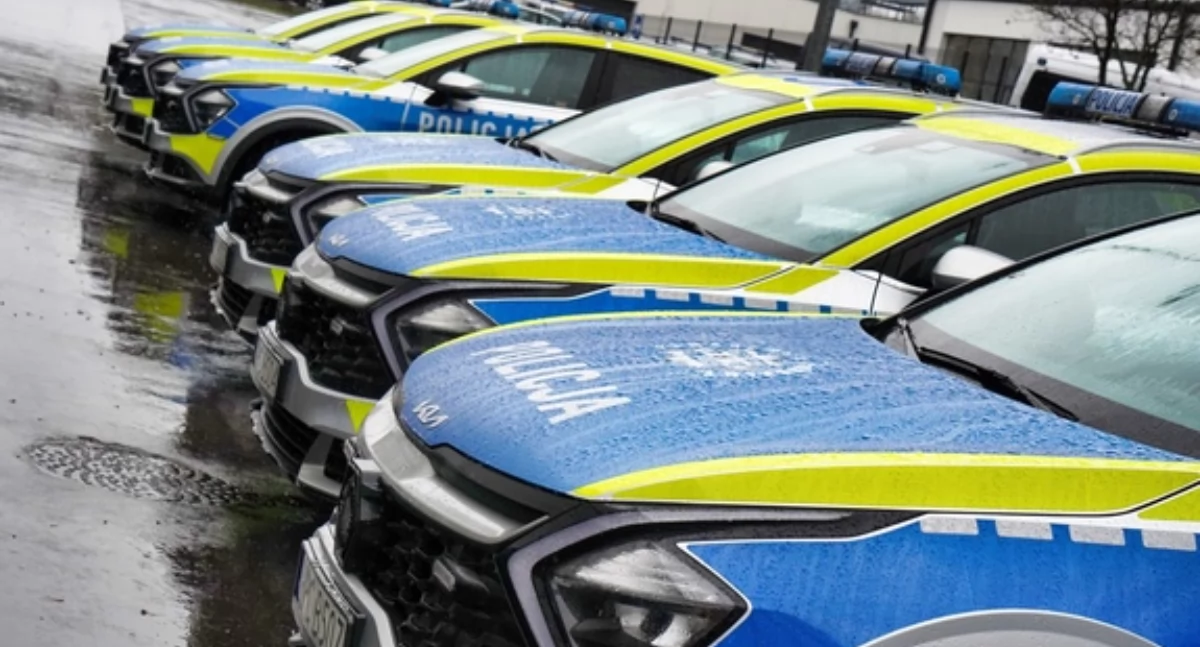 Policja - komunikaty policyjne, radiowozy Włocławku regionie milionowa inwestycja bezpieczeństwo - zdjęcie, fotografia