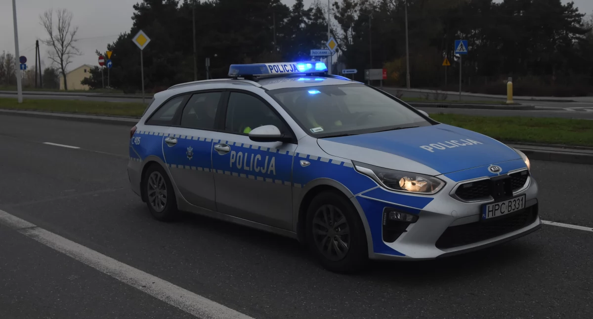 Policja - komunikaty policyjne, Nieodpowiedzialna jazda latek wpływem alkoholu zatrzymany przez policję - zdjęcie, fotografia
