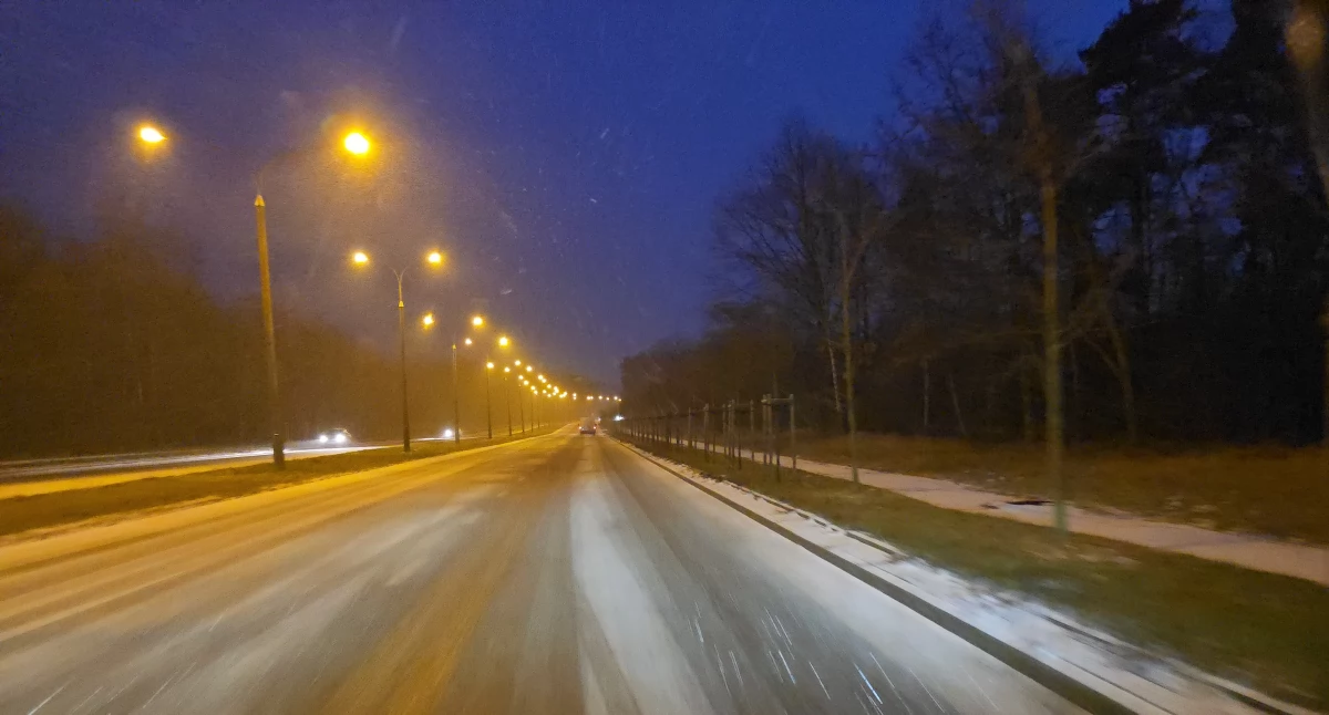 Pogoda, Ślizgawka Włocławku okolicach! ostrzega przed oblodzeniem - zdjęcie, fotografia