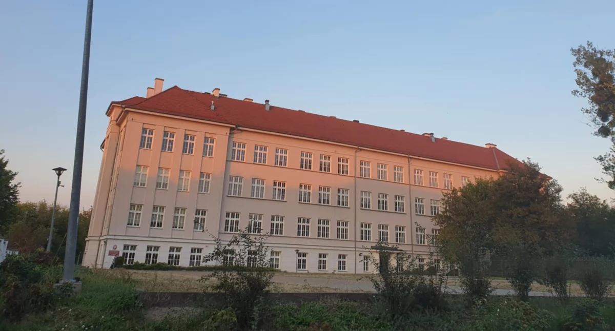 Szkoły średnie, Włocławskie szkoły wśród najlepszych Polsce Srebrne Brązowe odznaki 2025! - zdjęcie, fotografia