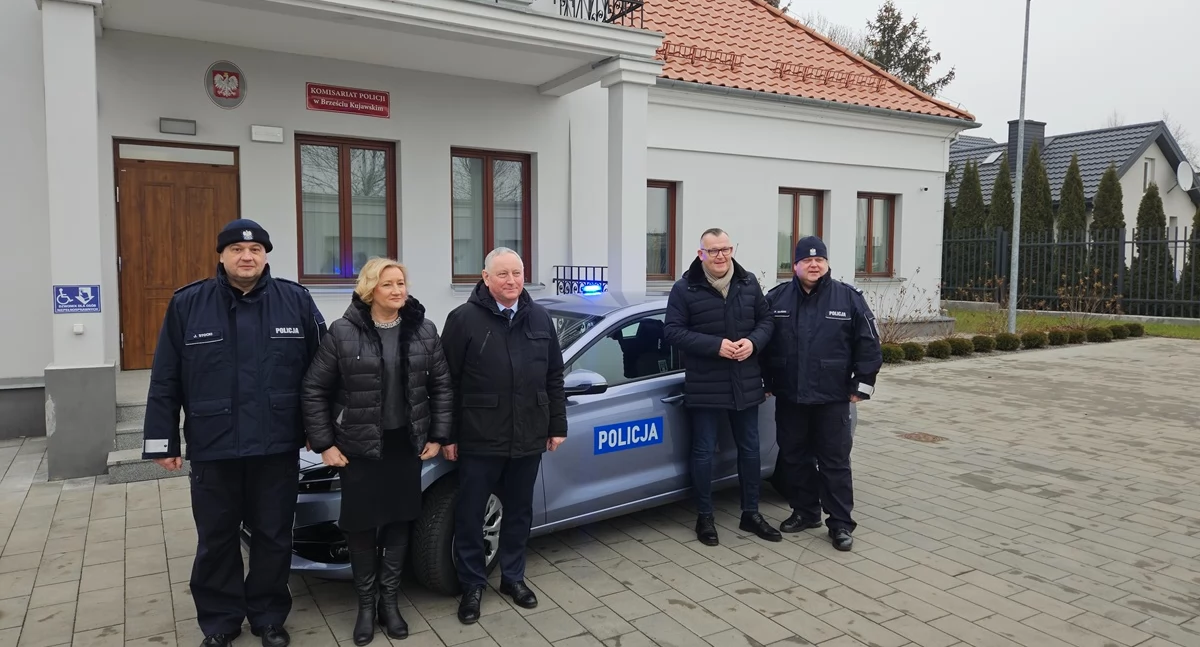 Policja - komunikaty policyjne, radiowozy policji Kowalu Brześciu Kujawskim - zdjęcie, fotografia