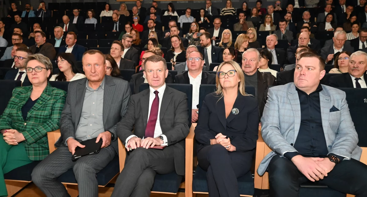 Sejmik, Spotkanie Brześciu Kujawskim rozwój infrastruktury sportowej - zdjęcie, fotografia