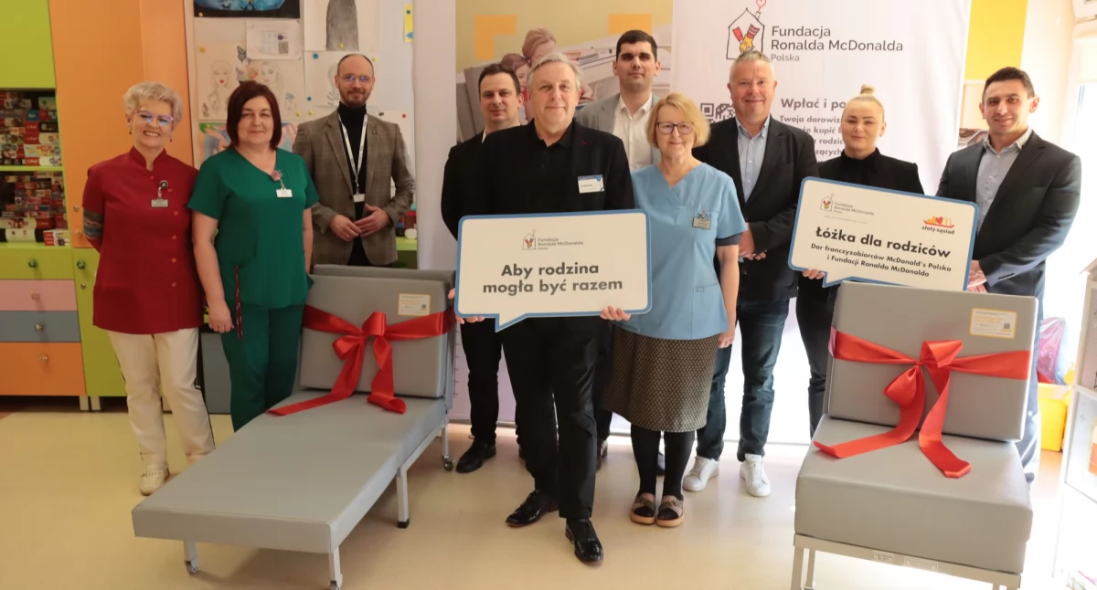 Zdrowie i uroda, Nowoczesne łóżka rodziców Włocławku komfort hospitalizowanych dzieci - zdjęcie, fotografia