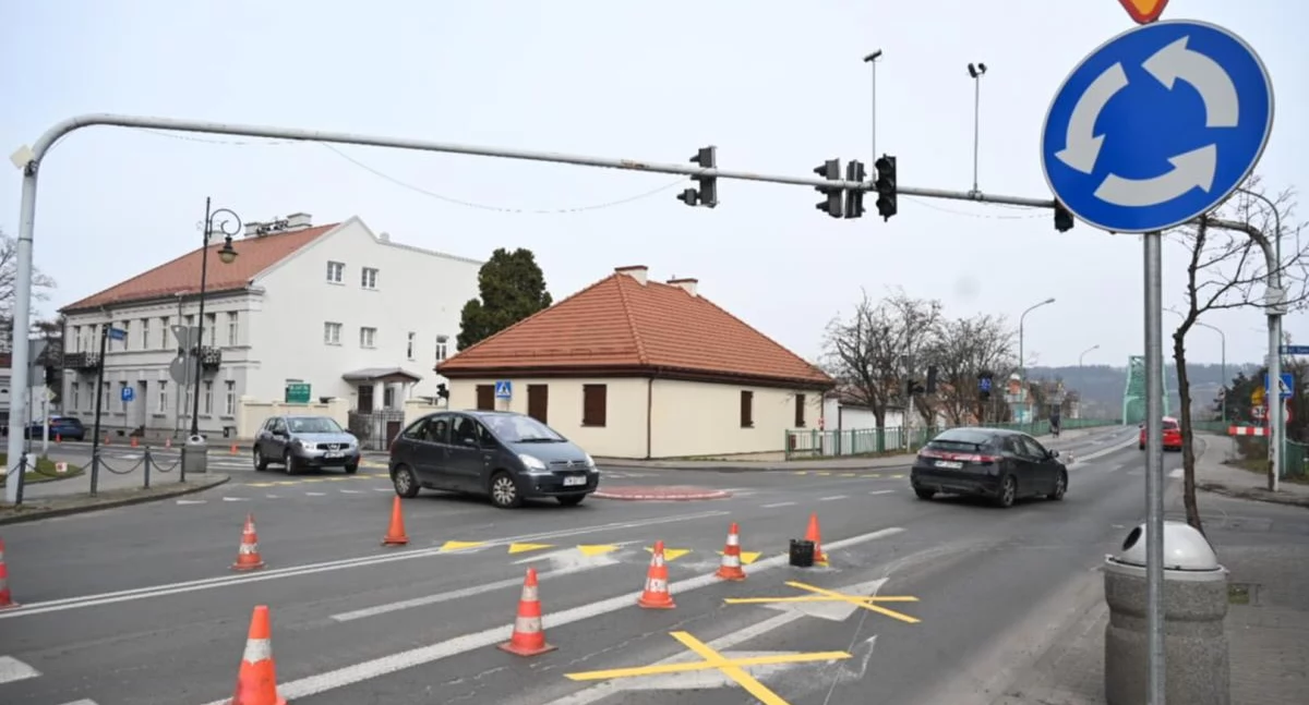 Komunikacja, Włocławek testuje rondo pinezkowe dalej Twoje zdanie znaczenie! - zdjęcie, fotografia