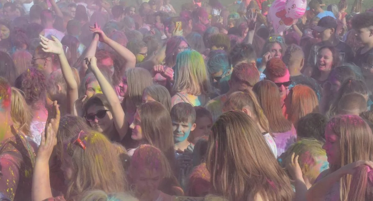 Ludzie_, Festiwal Brześciu Kujawskim rzecz neuroróżnorodności Kolory które mówią więcej słowa - zdjęcie, fotografia