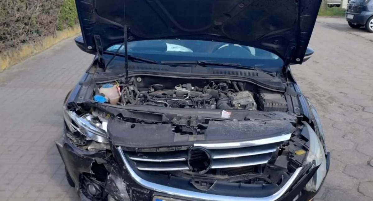 Wypadki drogowe, Zderzenie dwóch volkswagenów Przemystce letnia kobieta szpitalu - zdjęcie, fotografia