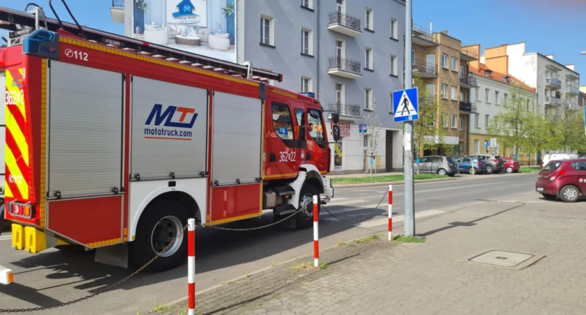 Pożary interwencje straży , Zatrzaśnięta balkonie Interwencja straży pożarnej Chopina - zdjęcie, fotografia