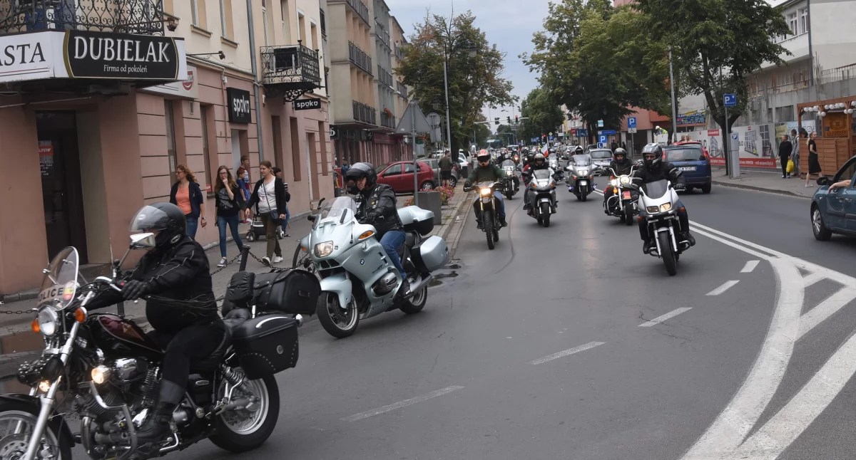 Rozrywka, Majówka Włocławek Parada motocykli skoki spadochronowe koncerty lotnisku Kruszynie! - zdjęcie, fotografia