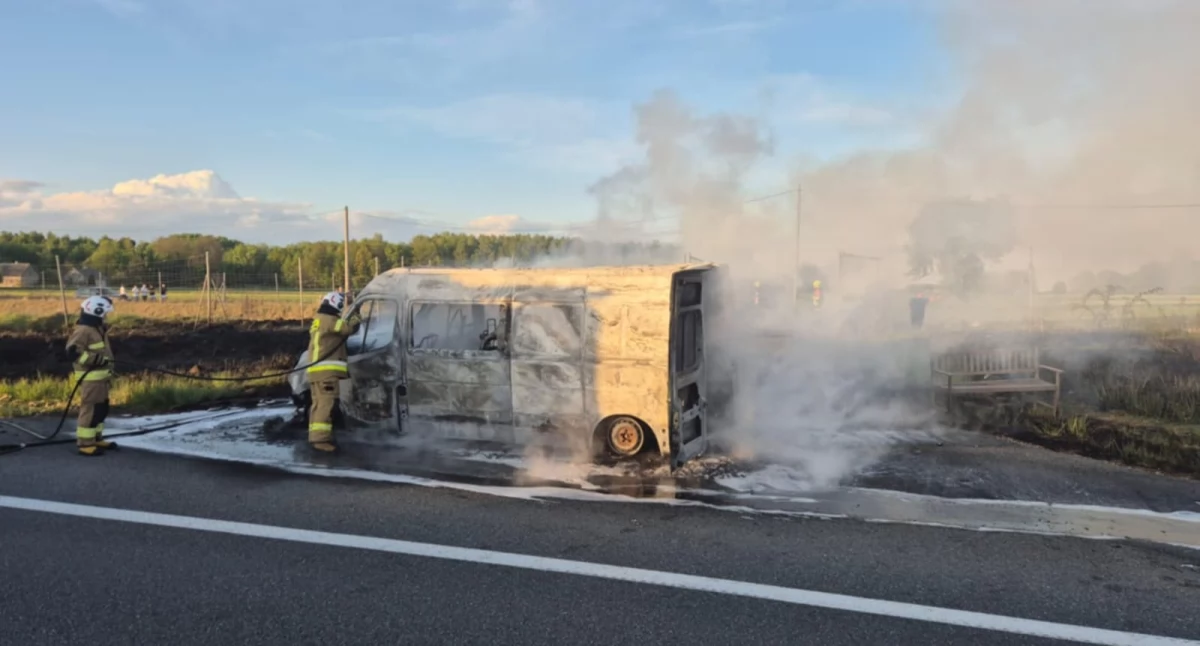 Pożary interwencje straży , Pożar Włocławkiem Autostrada kierunku Gdańska całkowicie zablokowana! [ZDJĘCIA] - zdjęcie, fotografia