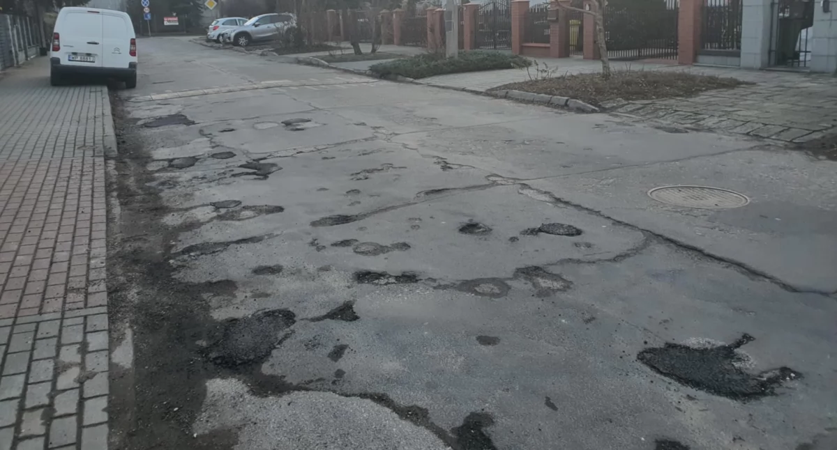 Urząd Miasta, Włocławek pełen obietnic Kiedy tunel Gdzie parkingi Mieszkańcy Włocławka czekają efekty - zdjęcie, fotografia