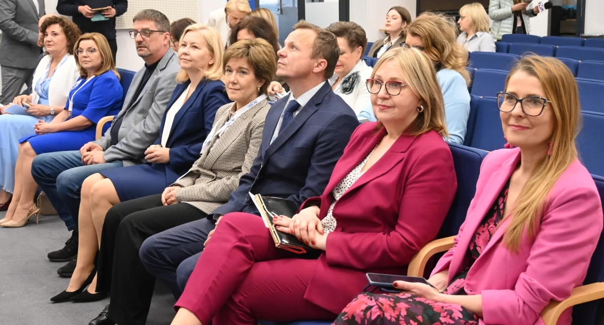 Szkoły wyższe, Włocławek stawia zdrowie! Jubileuszowa konferencja opiece pacjentem - zdjęcie, fotografia