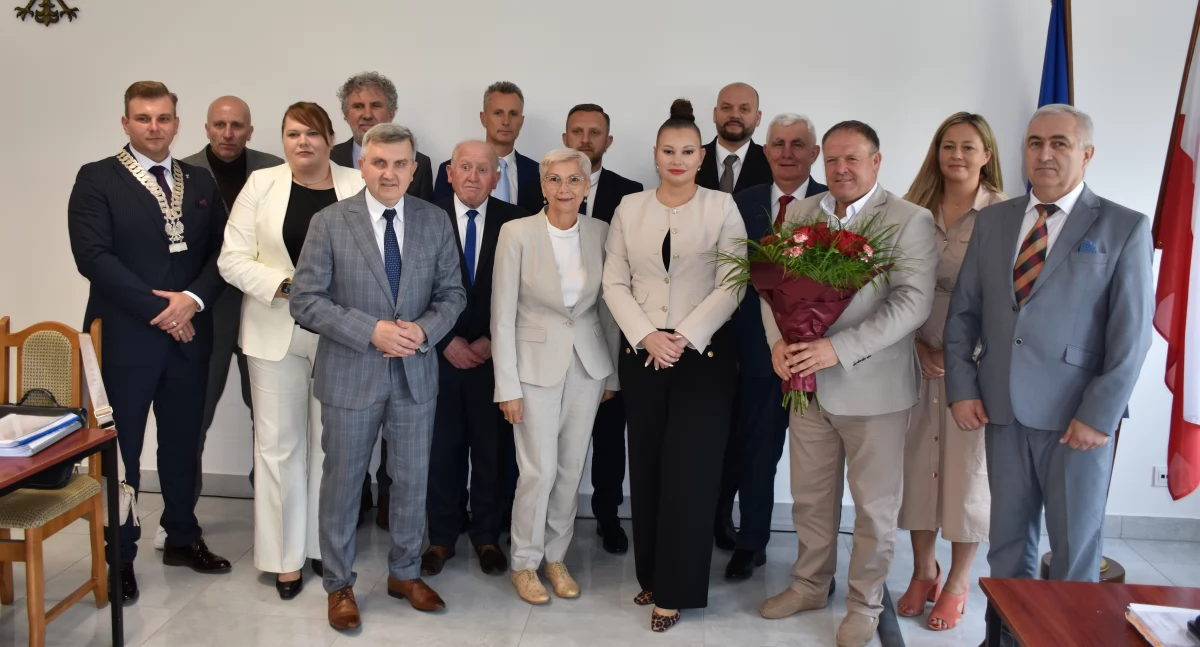Polityka, Fabianki jednomyślnie Wójtem! Absolutorium wotum zaufania Zbigniewa Słomskiego - zdjęcie, fotografia
