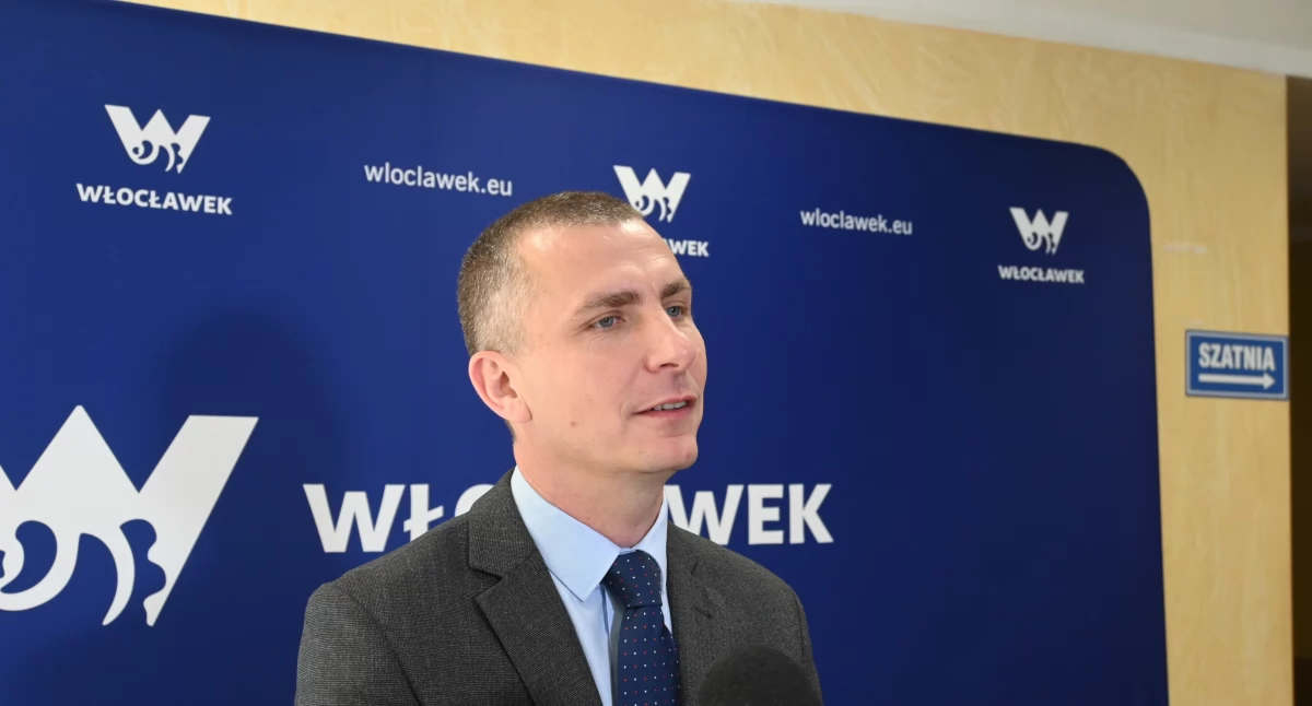 Urząd Miasta, Włocławek oceni swojego prezydenta sesja absolutoryjna lupą radnych mieszkańców - zdjęcie, fotografia