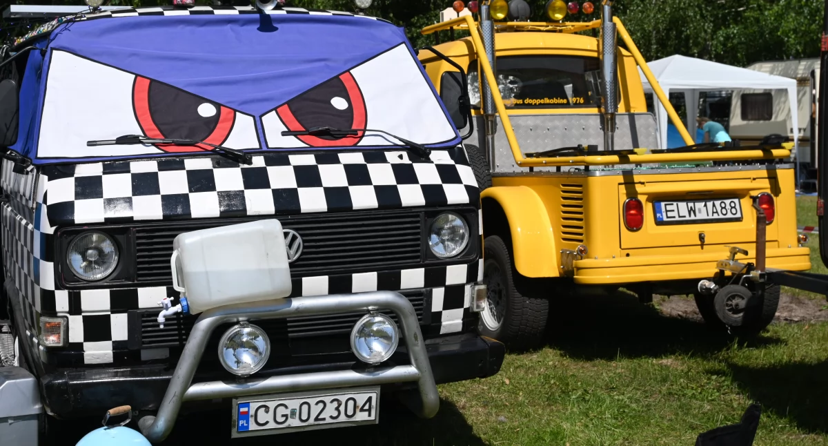 Ludzie_, Garbusów Jeziorem Lubiechowskim Akademia Fanów Kleksa koncerty retro atrakcje - zdjęcie, fotografia