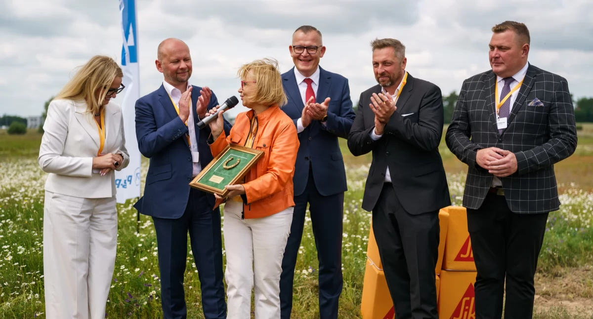 Inwestycje, Inwestycja Poland Brzeskiej Strefie Gospodarczej szansa zatrudnienie mieszkańców - zdjęcie, fotografia