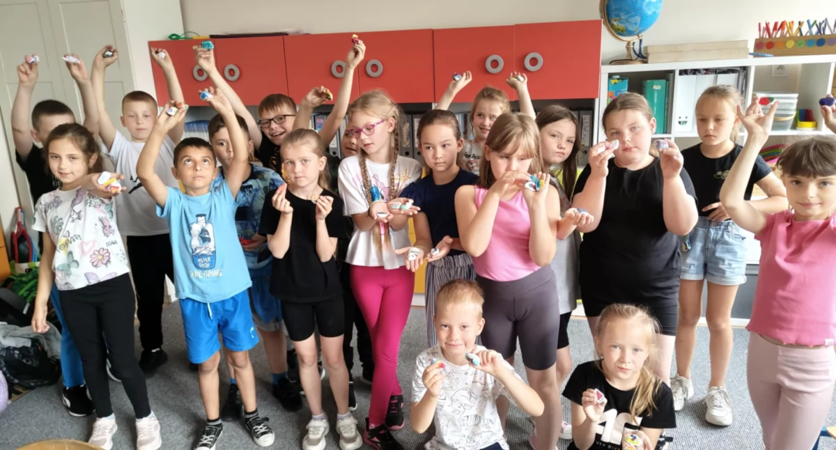 Szkoły podstawowe, Festiwal Nauki który poruszył szkołę pasja współpraca radość odkrywania Lubień Kujawski - zdjęcie, fotografia