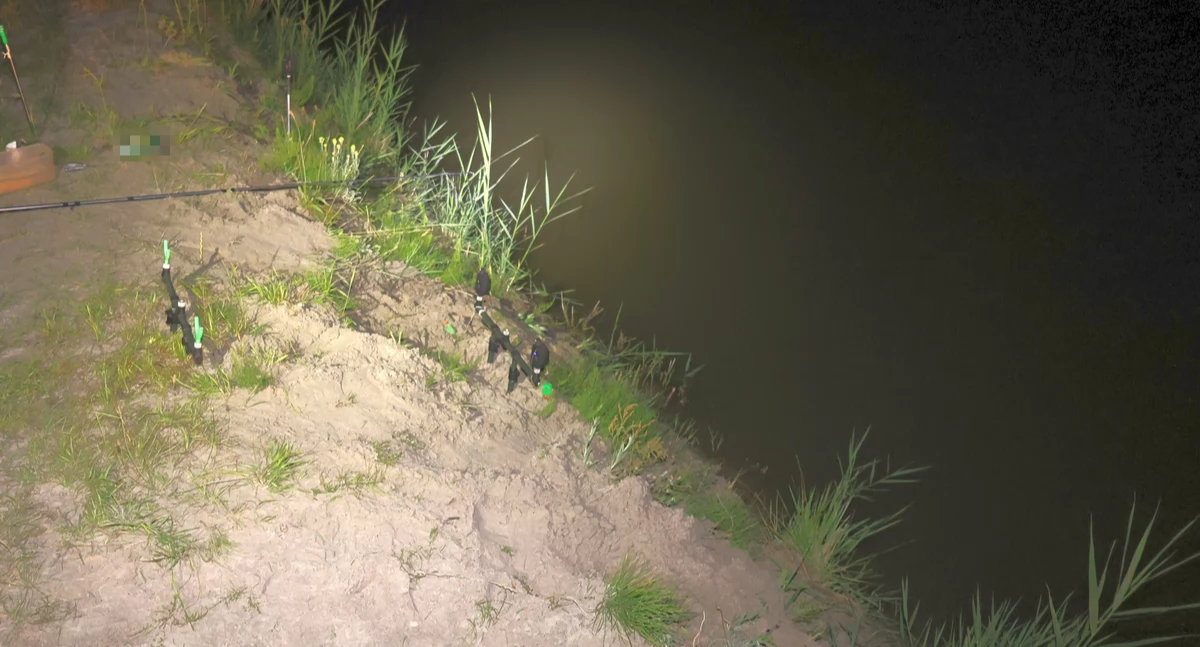 Policja - komunikaty policyjne, Tragedia regionie żyje mężczyzna Wędkarz wpadł stawu podczas wędkowania gminie Piotrków Kujawski - zdjęcie, fotografia