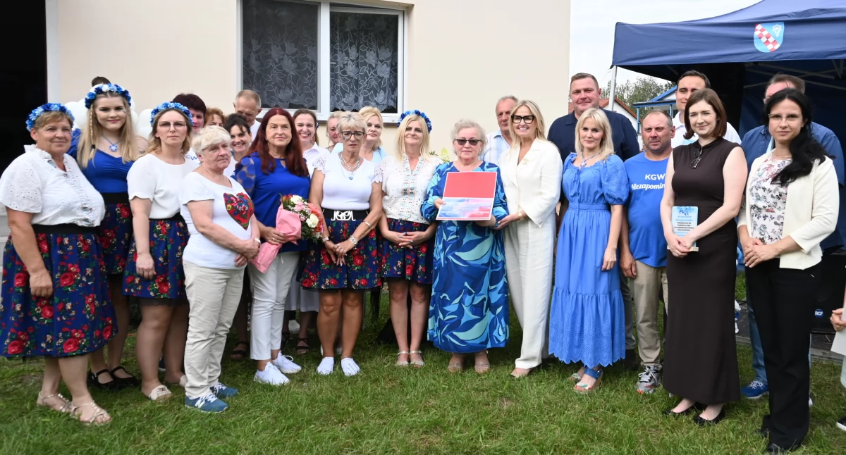 Ludzie_, Piknik Rodzinny Szczutkowie lecie Niezapominajka - zdjęcie, fotografia