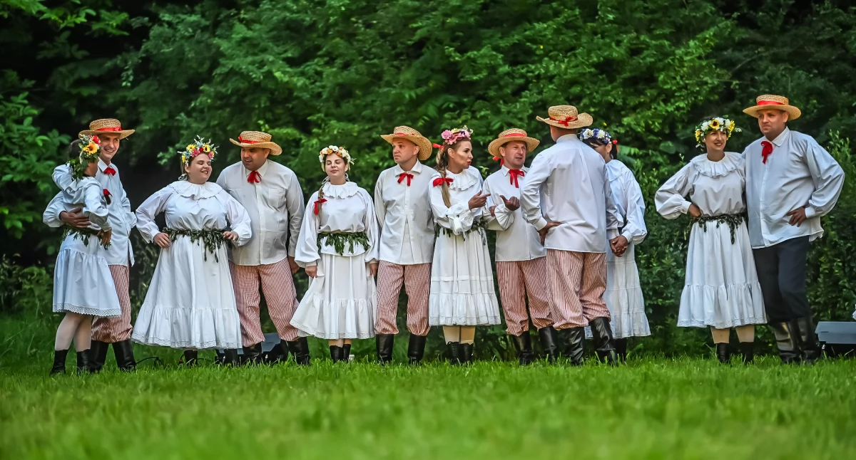 Kultura, Ogród Pompce Włocławku kujawska potańcówka warsztaty regionalne smaki sierpniu - zdjęcie, fotografia