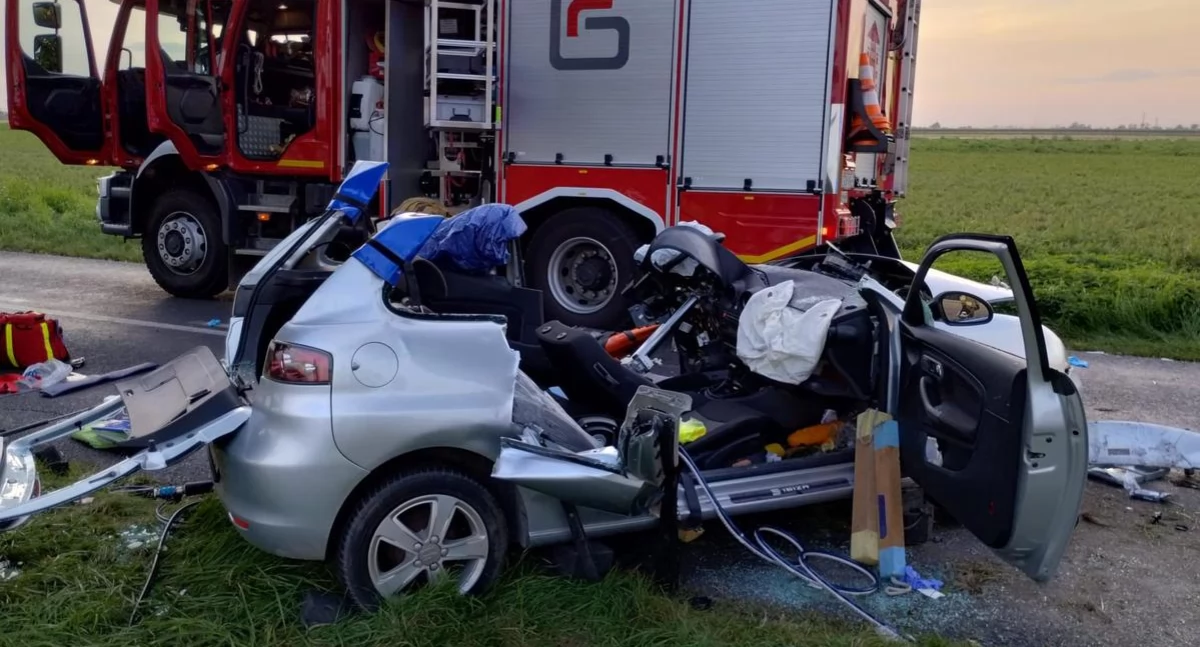 Wypadki drogowe, Wypadek Witowie Kolonia latka trafiła szpitala śmigłowcem - zdjęcie, fotografia