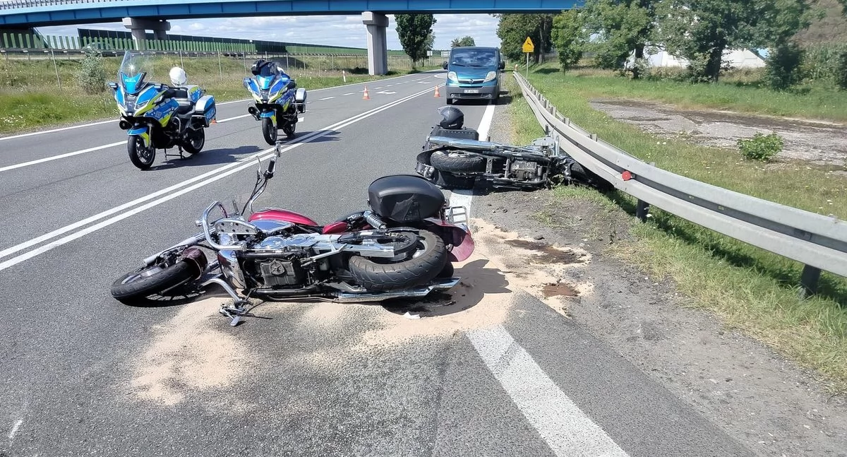 Wypadki drogowe, Motocyklista wjechał innego Cztery osoby ranne - zdjęcie, fotografia