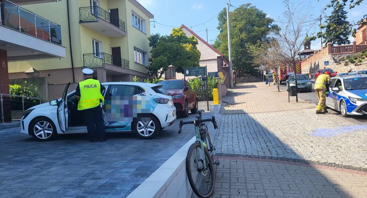 Wypadki drogowe, Wypadek Radziejowie Renault uderzyło rowerzystę latek trafił szpitala - zdjęcie, fotografia