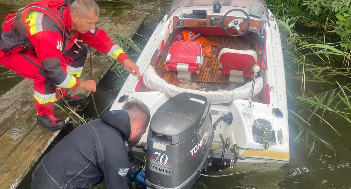 Pożary interwencje straży , Akcja ratunkowa jeziorze gminie Choceń Interweniował strażacy - zdjęcie, fotografia