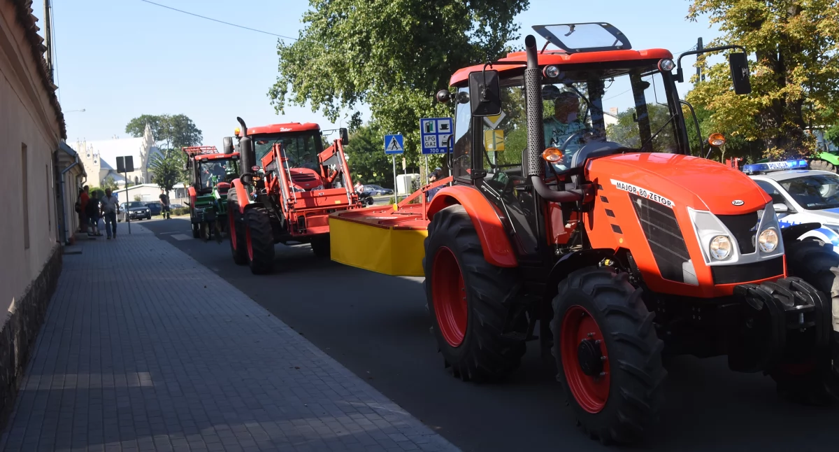 Rolnictwo, Dożynki Chodczu wielka parada maszyn koncerty [PROGRAM] - zdjęcie, fotografia