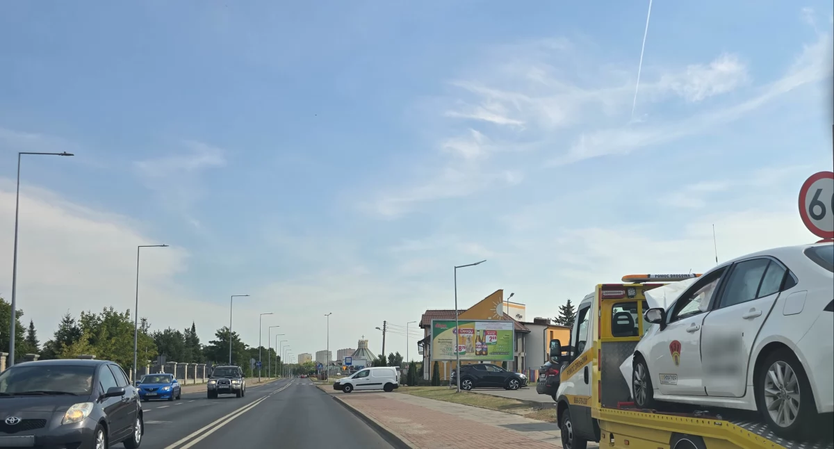 Policja - komunikaty policyjne, Zderzenie skrzyżowaniu Włocławku Jedna osoba szpitalu - zdjęcie, fotografia