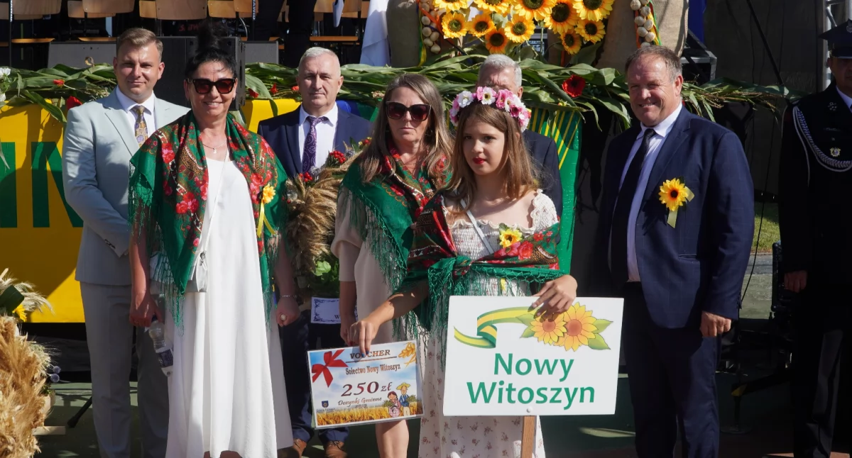 Rolnictwo, Dożynki Fabiankach Rolnicy centrum święta plonów [ZDJĘCIA] - zdjęcie, fotografia
