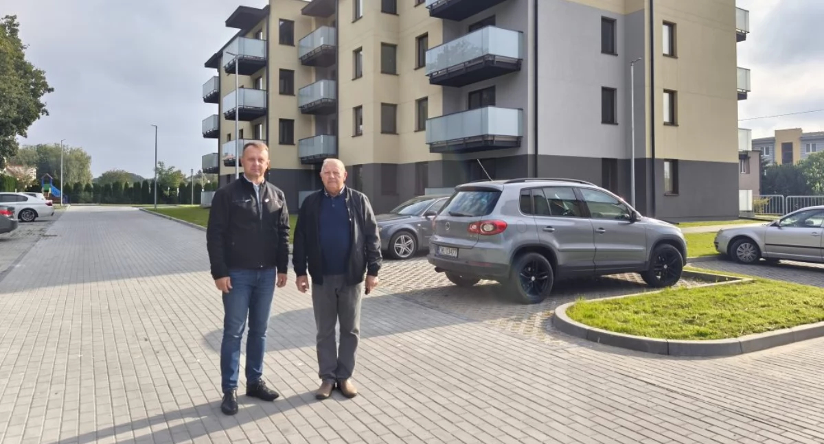 Nieruchomości, Pierwsi lokatorzy wprowadzili nowych bloków Lubieniu Kujawskim - zdjęcie, fotografia